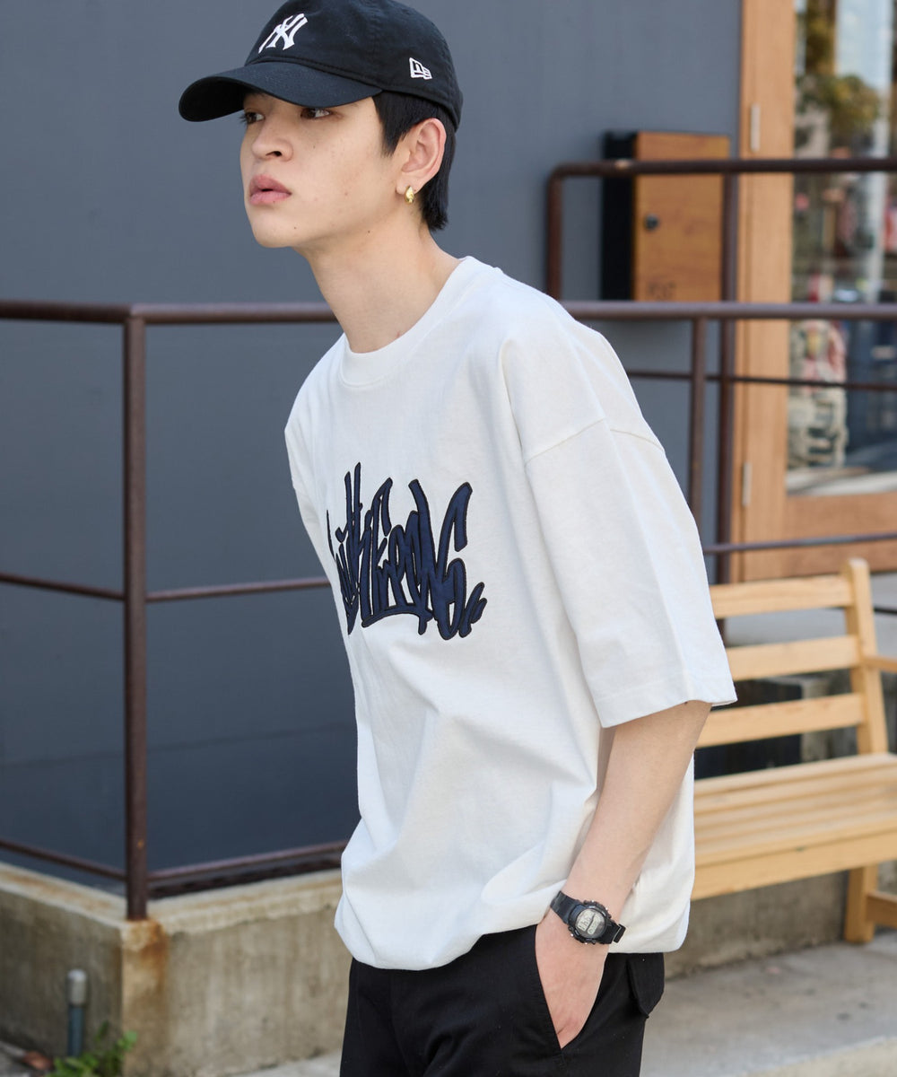 ホワイト モデル：180cm L着用