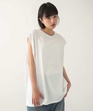 ホワイト　モデル:168cm L着用