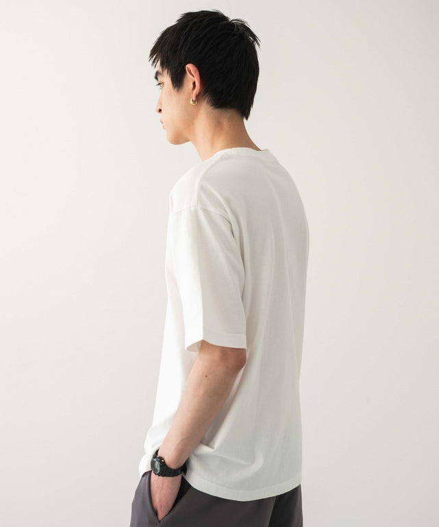 ホワイト　モデル:180cm L着用