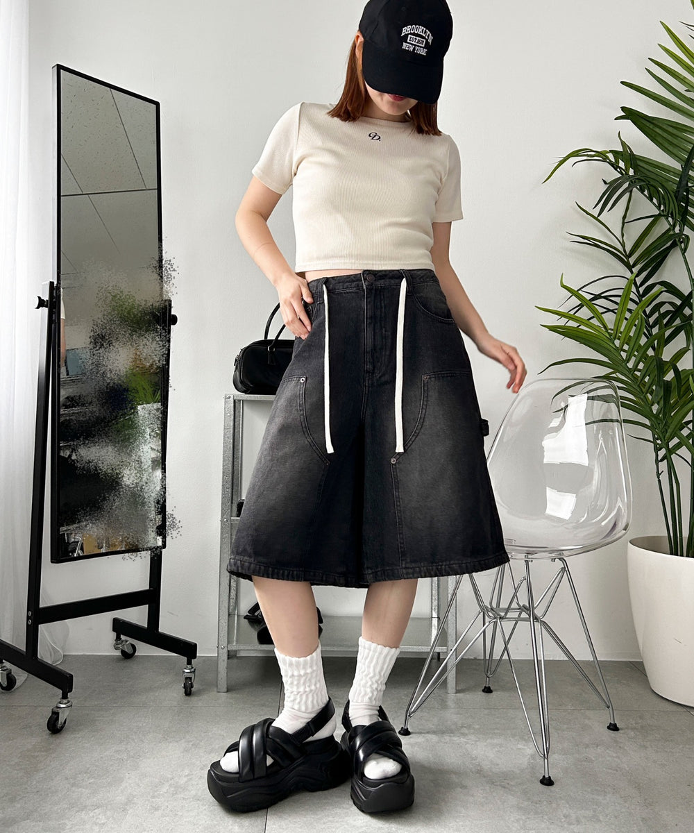 ブラック