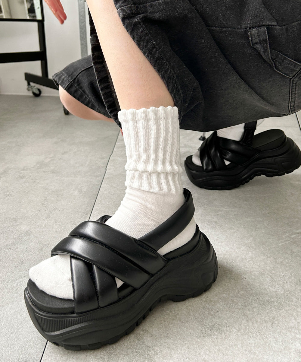 ブラック