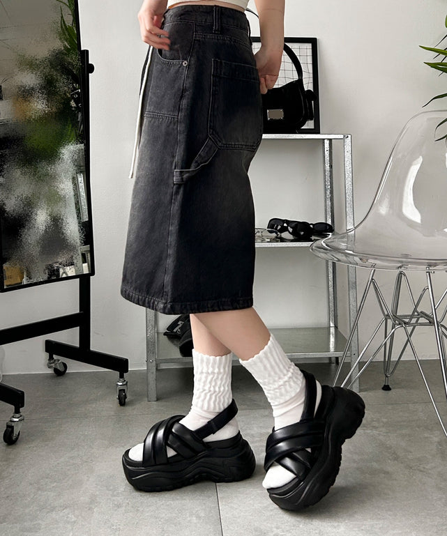 ブラック