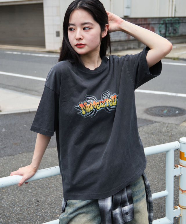 コンパクトフィットピグメントグラフィックT（SS）/スミクロ モデル：160cm M着用