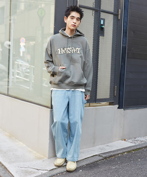 デニム淡加工 モデル：180cm L着用