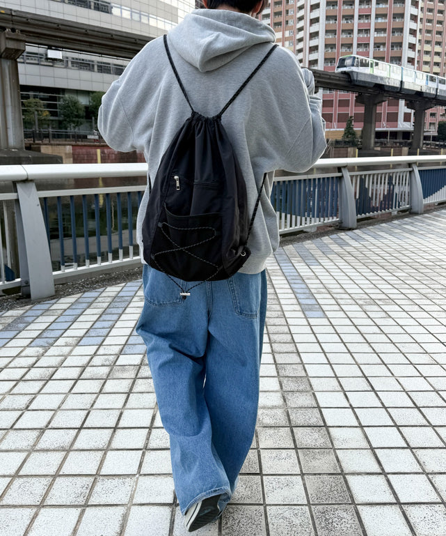ブラック