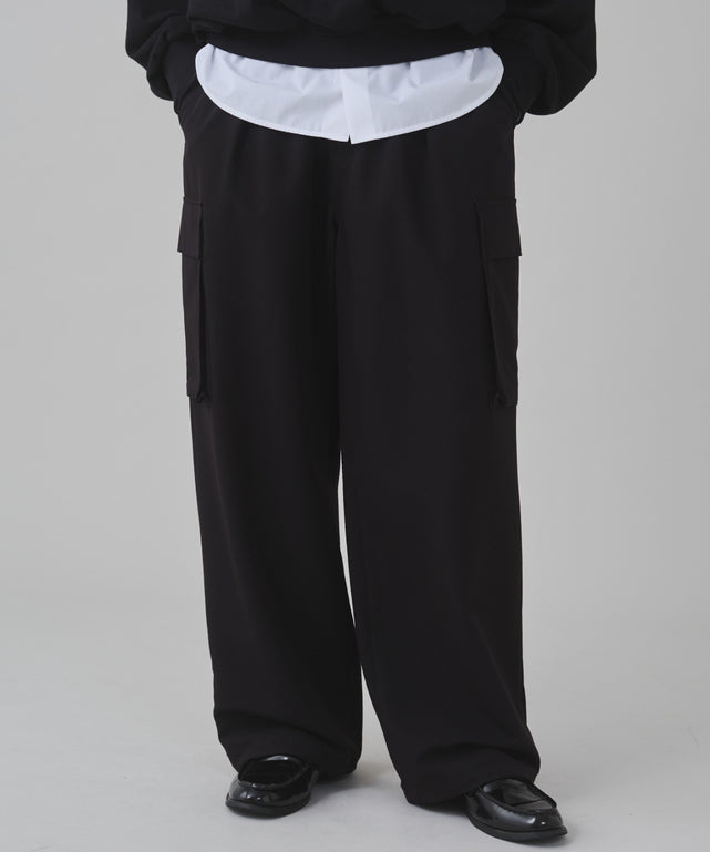 ブラック モデル：178cm L着用