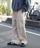 Lベージュ モデル：180cm L着用