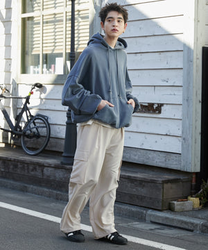 Lベージュ モデル：180cm L着用
