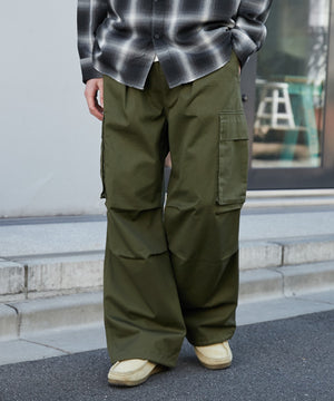 カーキ モデル：180cm L着用