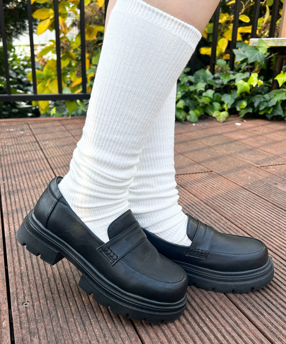ブラック