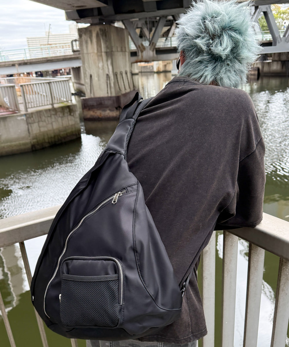 ブラック
