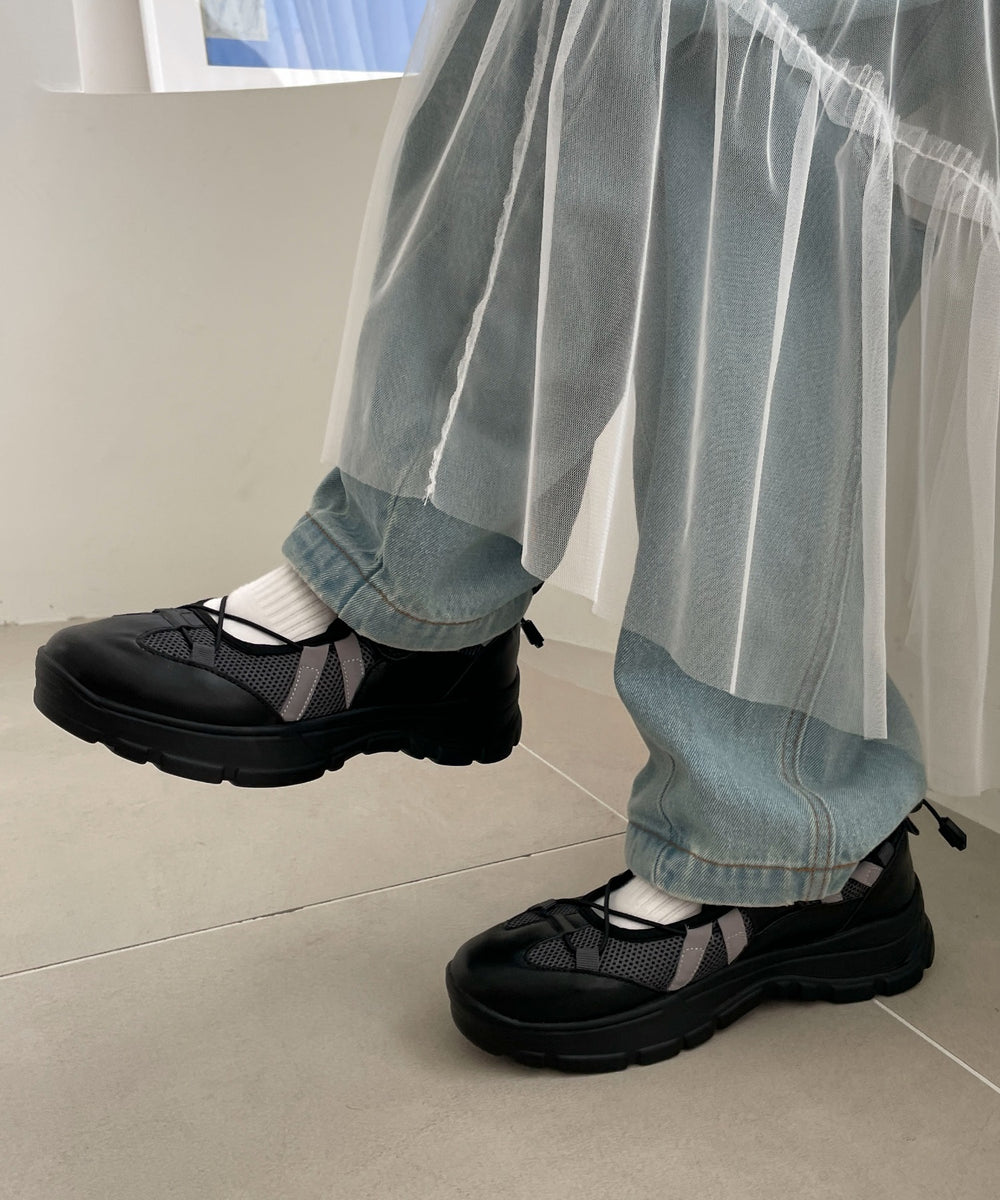 ブラック