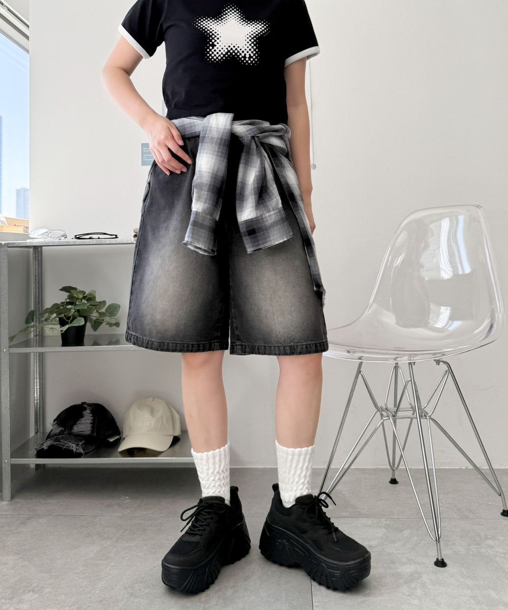 ブラック