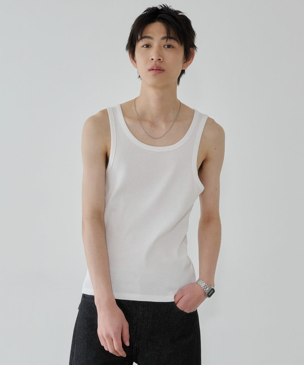 ホワイト モデル：181cm L着用