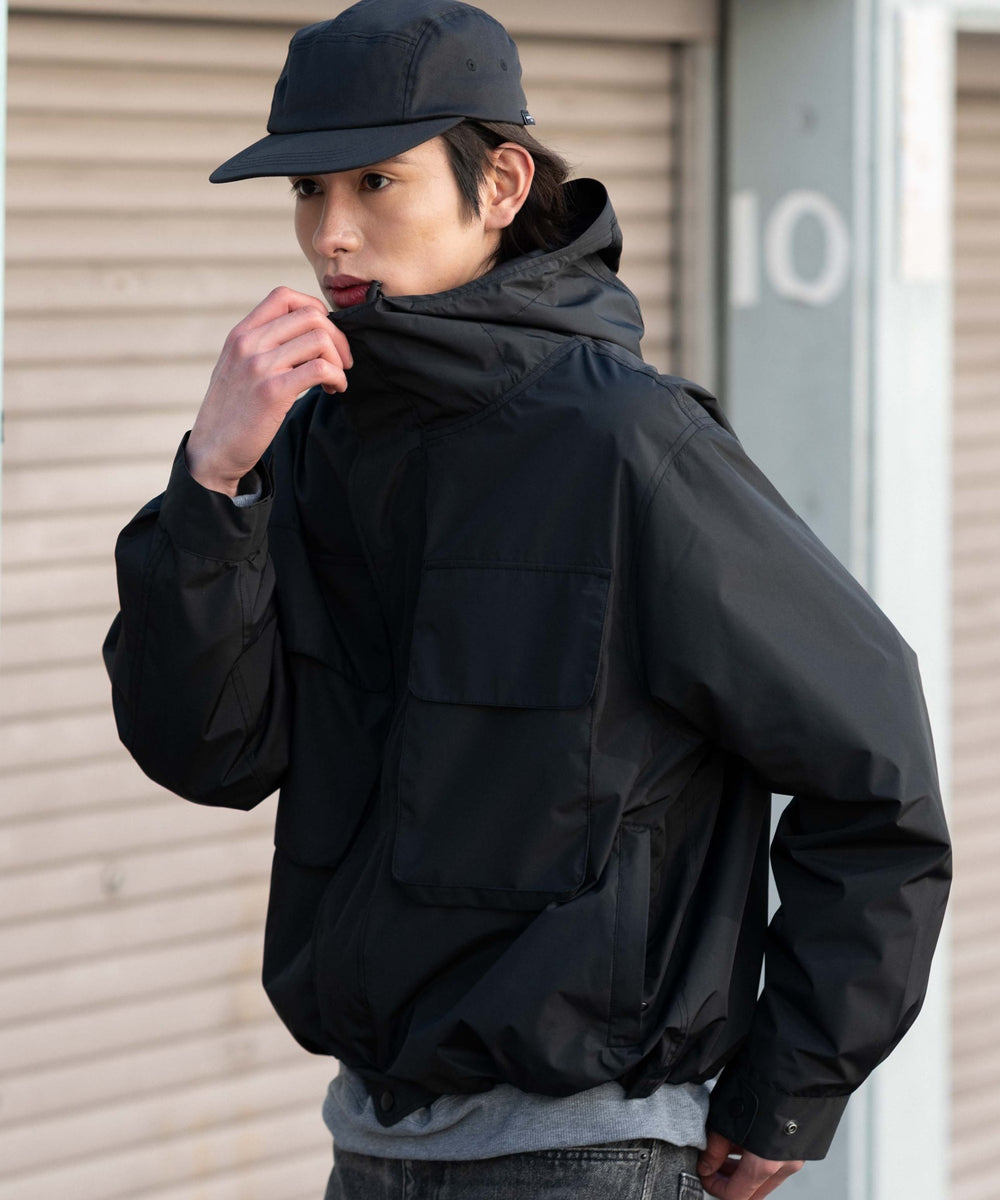 ブラック モデル：182cm L着用