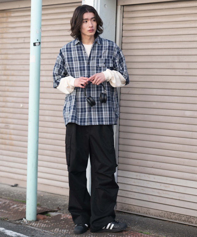ブルーチェック1 モデル：182cm L着用