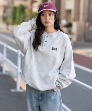 アッシュグレー　モデル：161cm M着用　