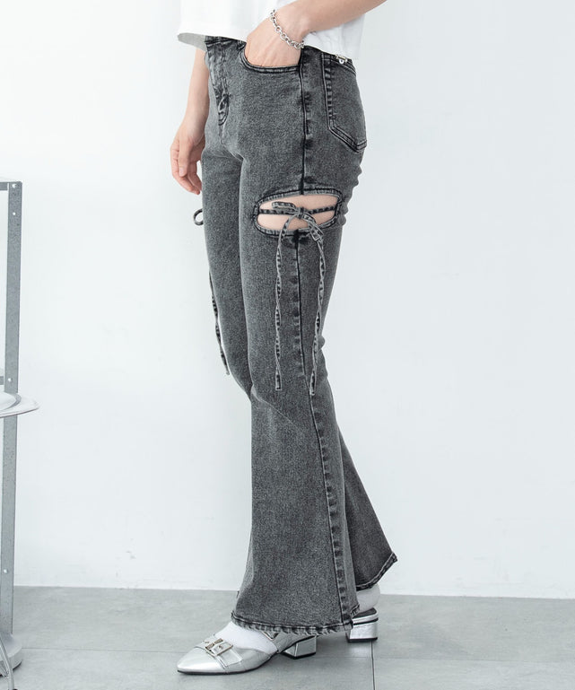 カットアウトリボンストレッチフレアデニムパンツ/ブラックソノタ　モデル：166cm F着用
