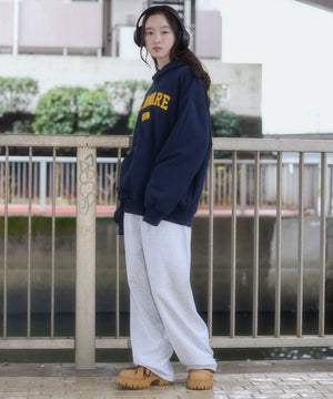 ネイビー　モデル：163cm M着用