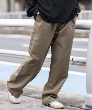 カーキ　モデル：161cm S着用