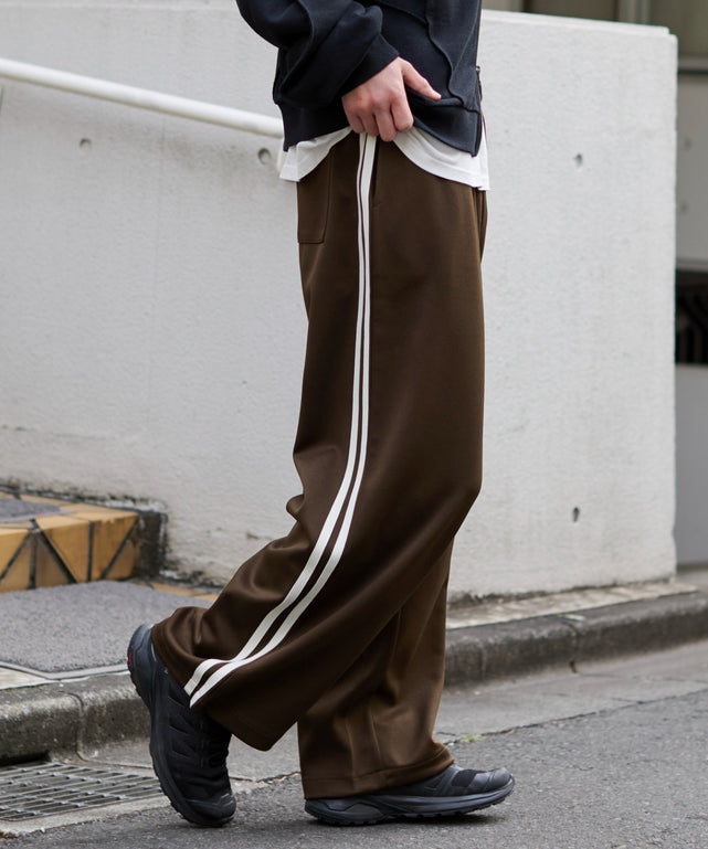 ライントラックパンツ/ブラウン モデル：181cm L着用