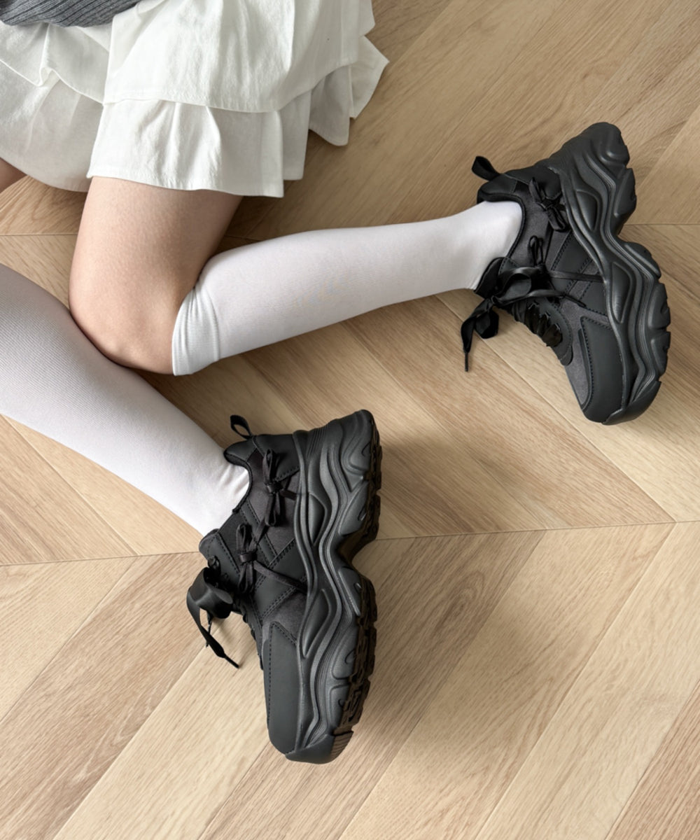 ブラック
