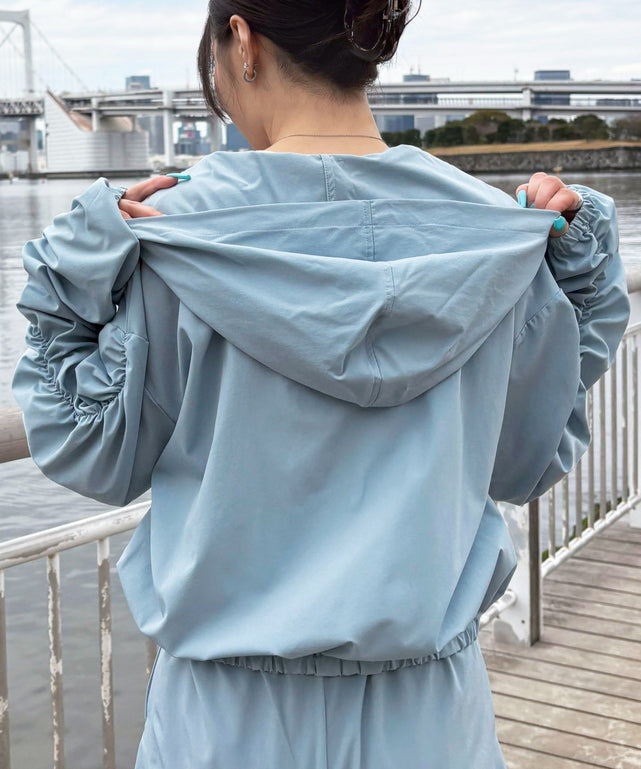 ブルー