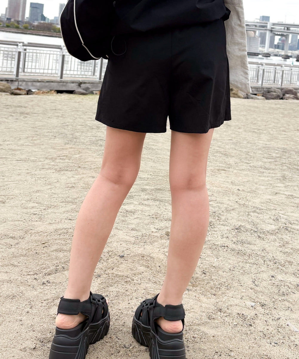 ブラック