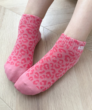 ピンク