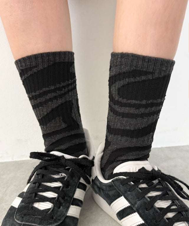 ブラック