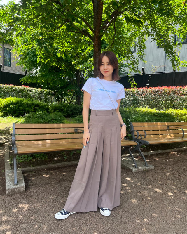 タックワイドフレアパンツ