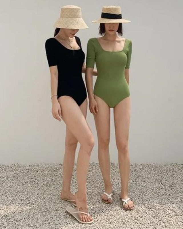 バックデザインワンピーススウィムウェア