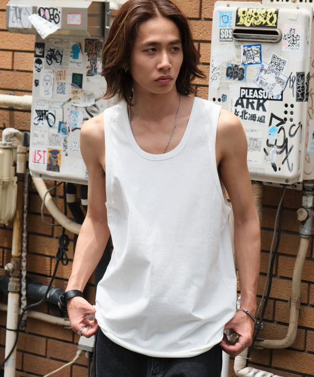 ホワイト モデル：175cm L着用