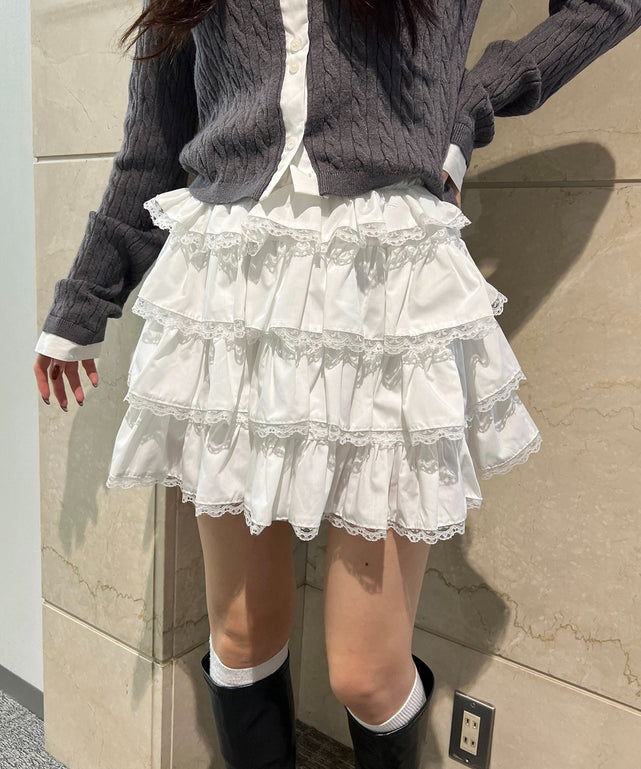 ボリュームフリルミニスカート/ホワイト モデル：160㎝ F着用
