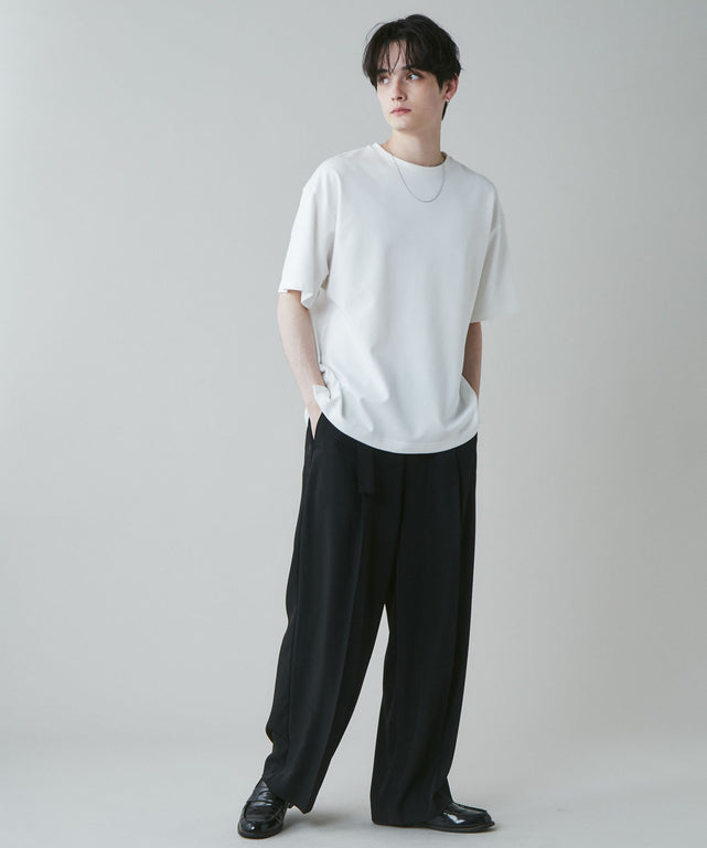 ホワイト モデル：180cm L着用