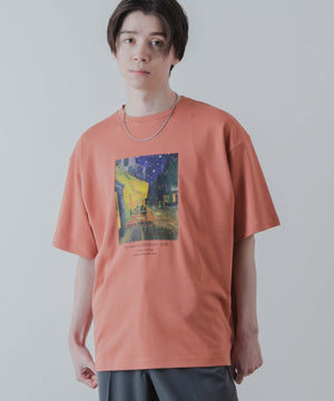 オレンジ／夜のカフェテラス モデル：178cm L着用