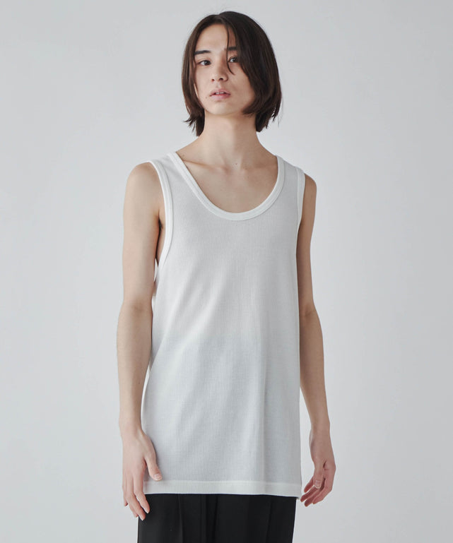 ホワイト モデル：172cm L着用