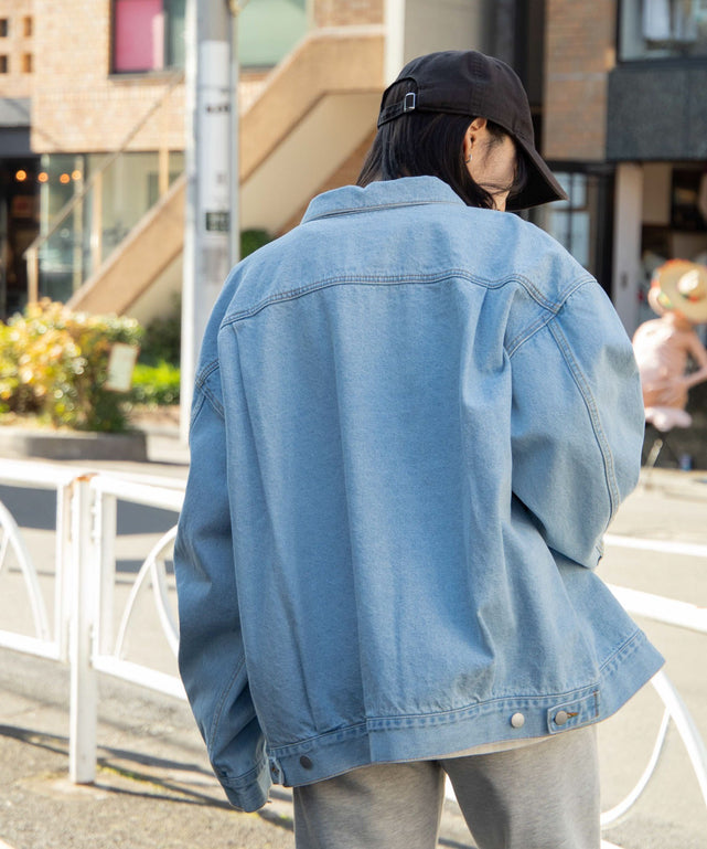 デニム淡色 モデル：161cm L着用