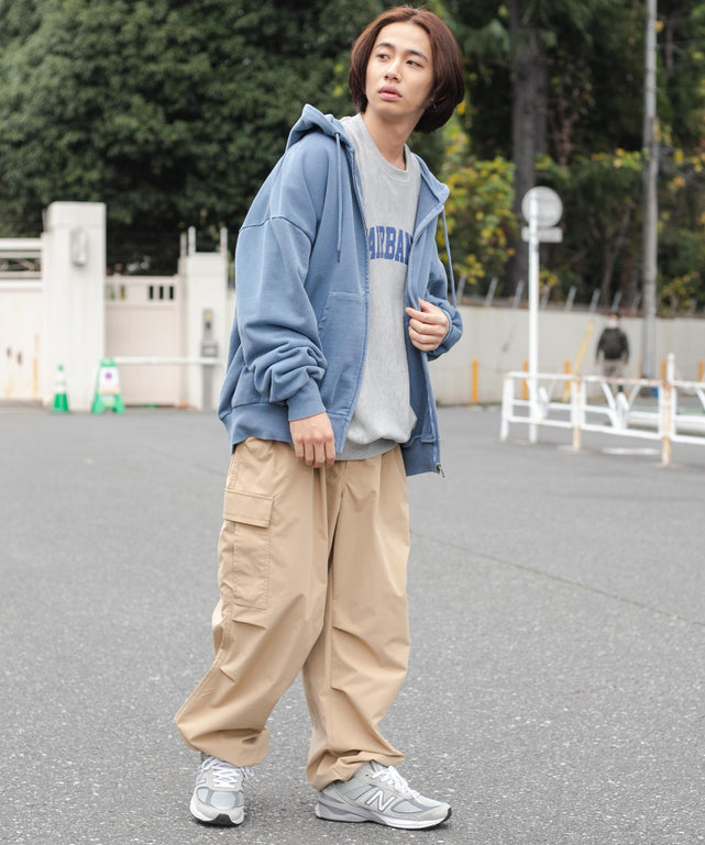 ベージュ　モデル:175cm L着用
