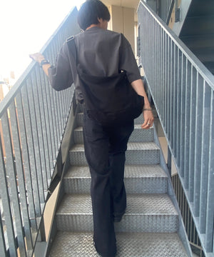 ブラック