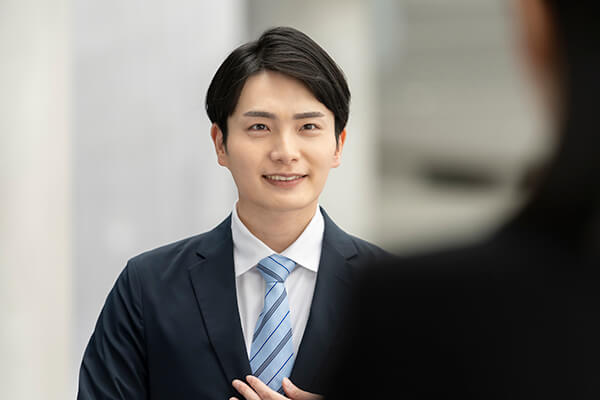 夏の面接での服装選びのポイント