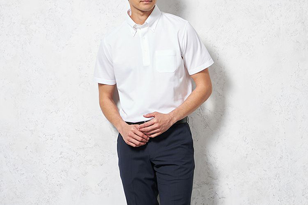 ホワイトのポロシャツを使った王道コーデ