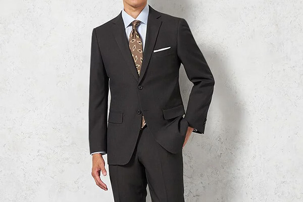 「サックスブルーシャツ」×「ブラウンタイ」でアズーロ・エ・マローネ